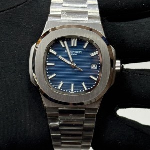 PATEK PHILIPPE NAUTILUS 5711/1A-014 AUTO DATE SAPHIRE