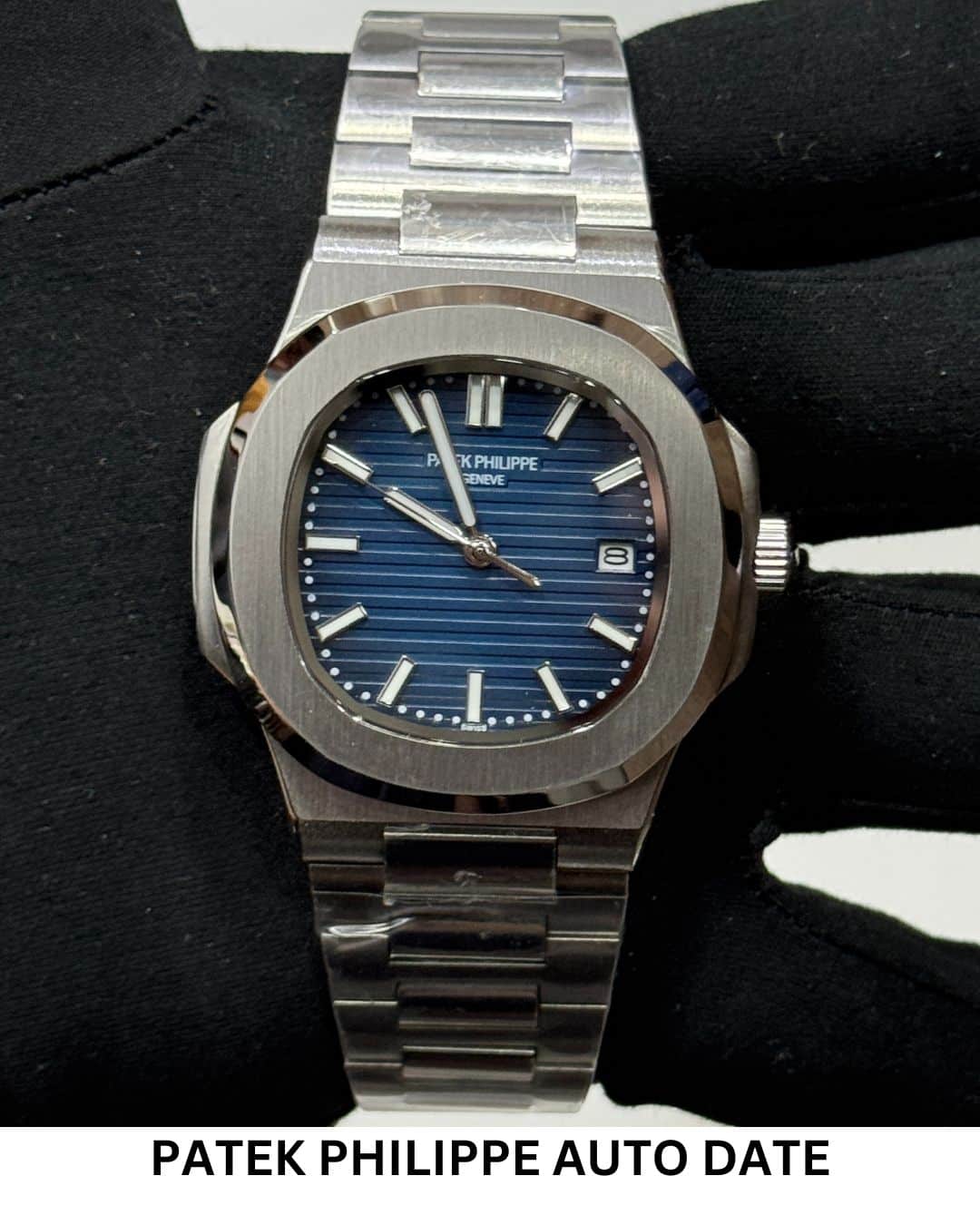 PATEK PHILIPPE NAUTILUS 5711/1A-014 AUTO DATE SAPHIRE