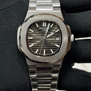 PATEK PHILIPPE NAUTILUS AUTO DATE SAPHIRE