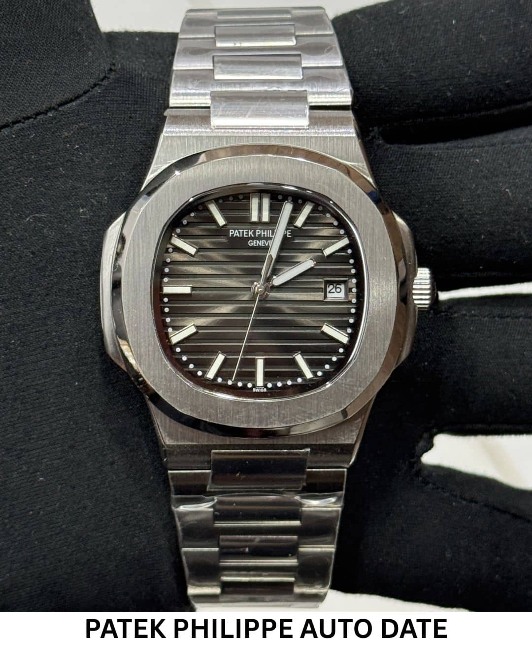 PATEK PHILIPPE NAUTILUS AUTO DATE SAPHIRE